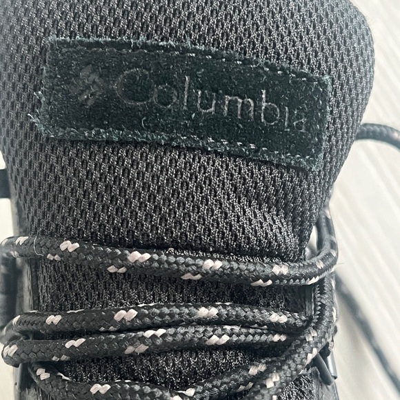 Men’s Columbia Hiking Boots with Omni Grip - Picture 3 of 5